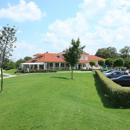Hotel Preishof Кирхам Екстериор снимка