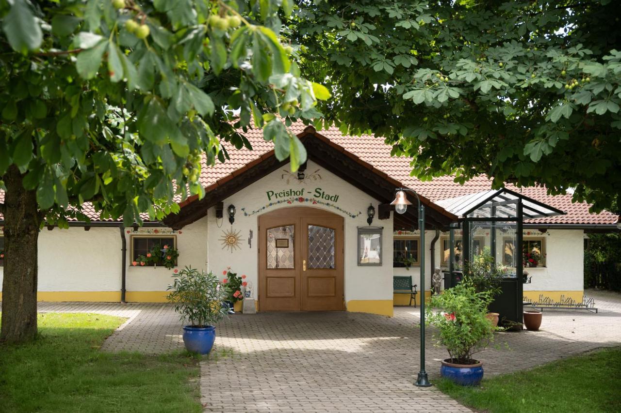 Hotel Preishof Кирхам Екстериор снимка