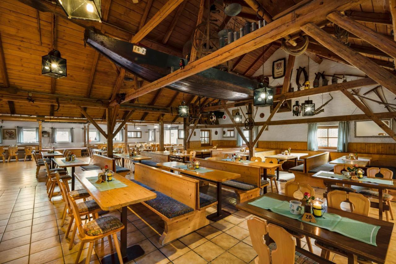 Hotel Preishof Кирхам Екстериор снимка