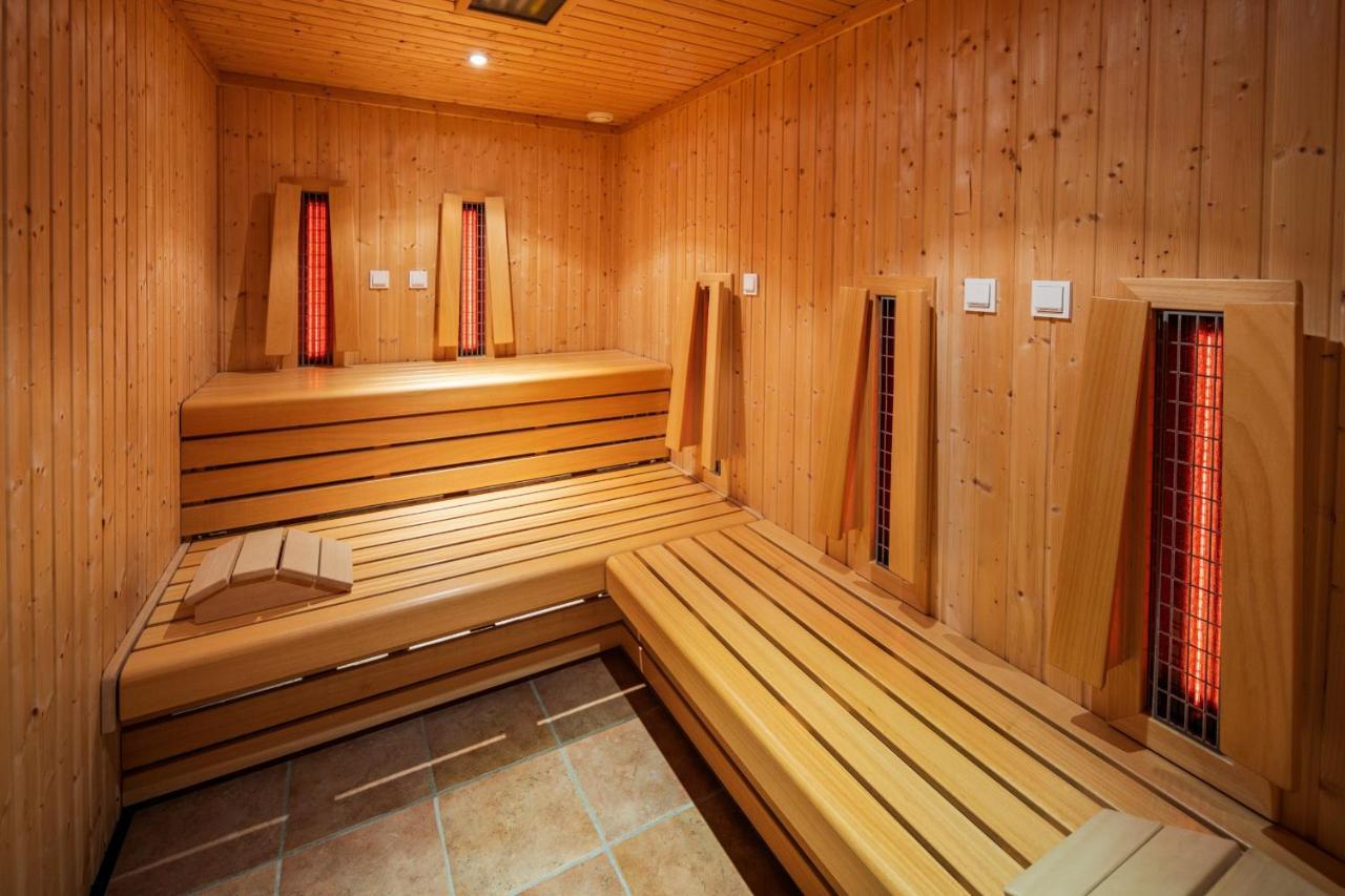 Hotel Preishof Кирхам Екстериор снимка