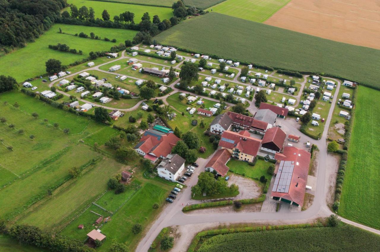 Hotel Preishof Кирхам Екстериор снимка