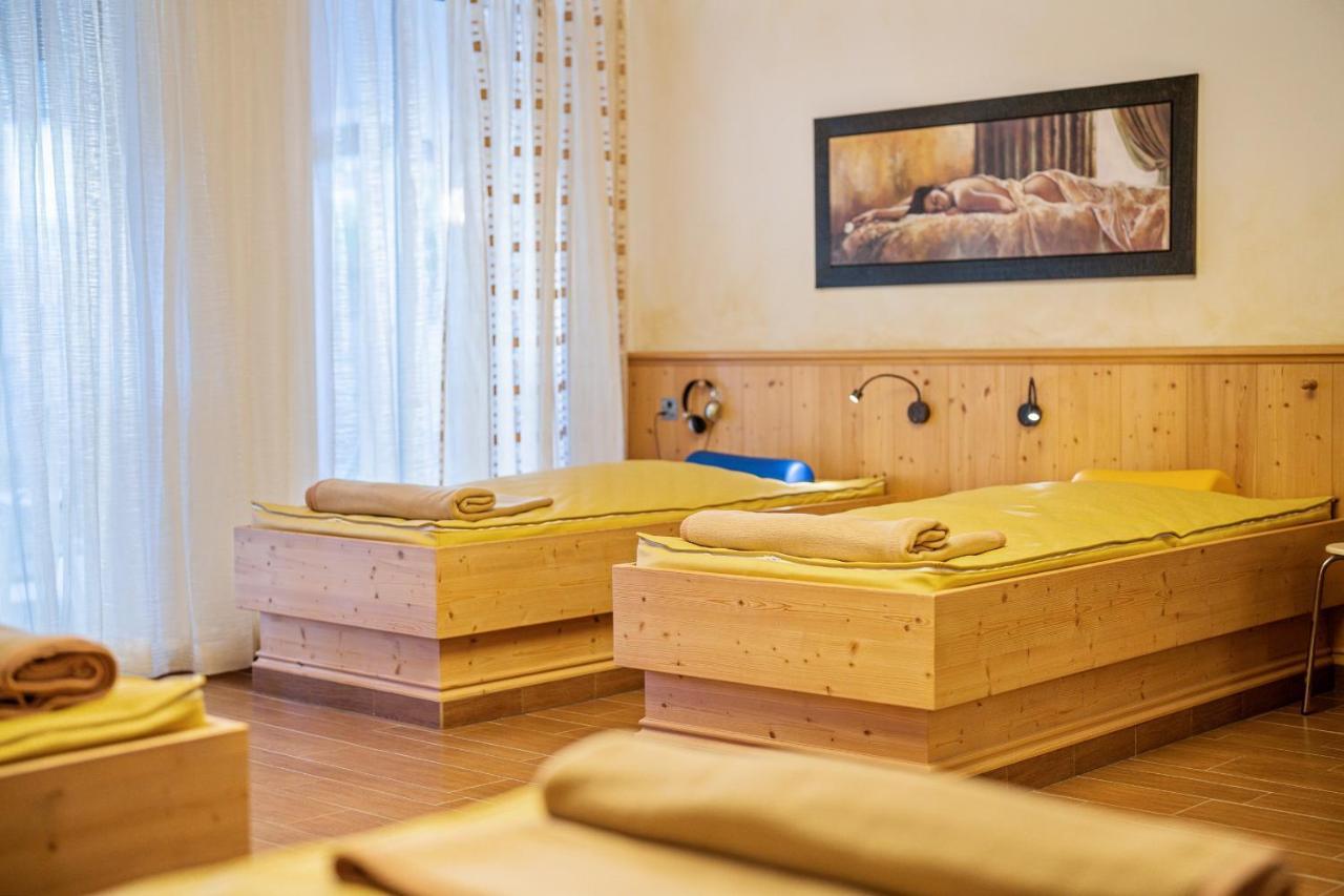 Hotel Preishof Кирхам Екстериор снимка
