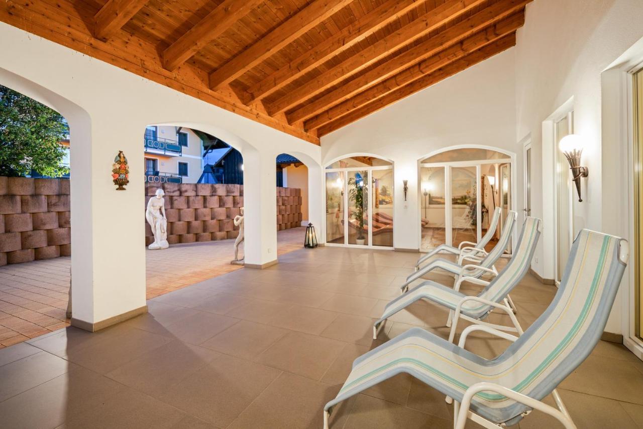 Hotel Preishof Кирхам Екстериор снимка