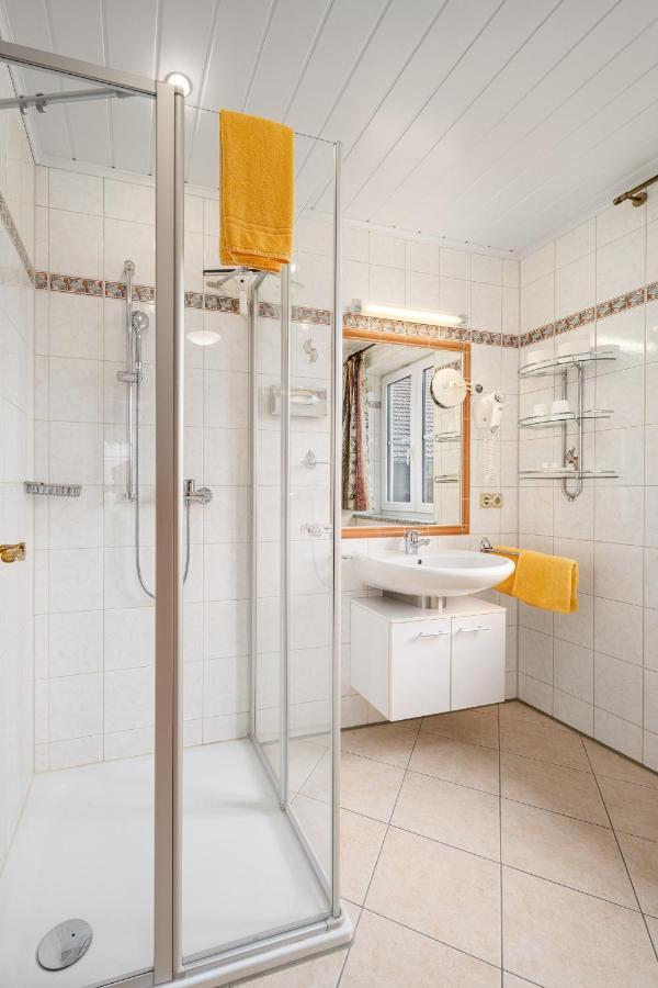 Hotel Preishof Кирхам Екстериор снимка
