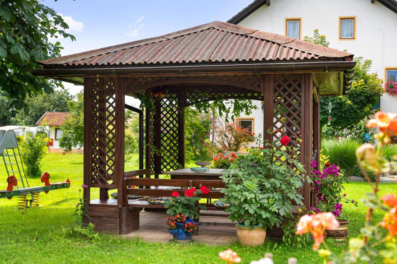 Hotel Preishof Кирхам Екстериор снимка