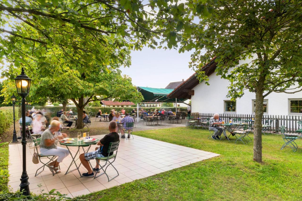 Hotel Preishof Кирхам Екстериор снимка