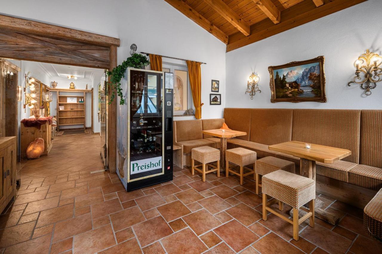 Hotel Preishof Кирхам Екстериор снимка
