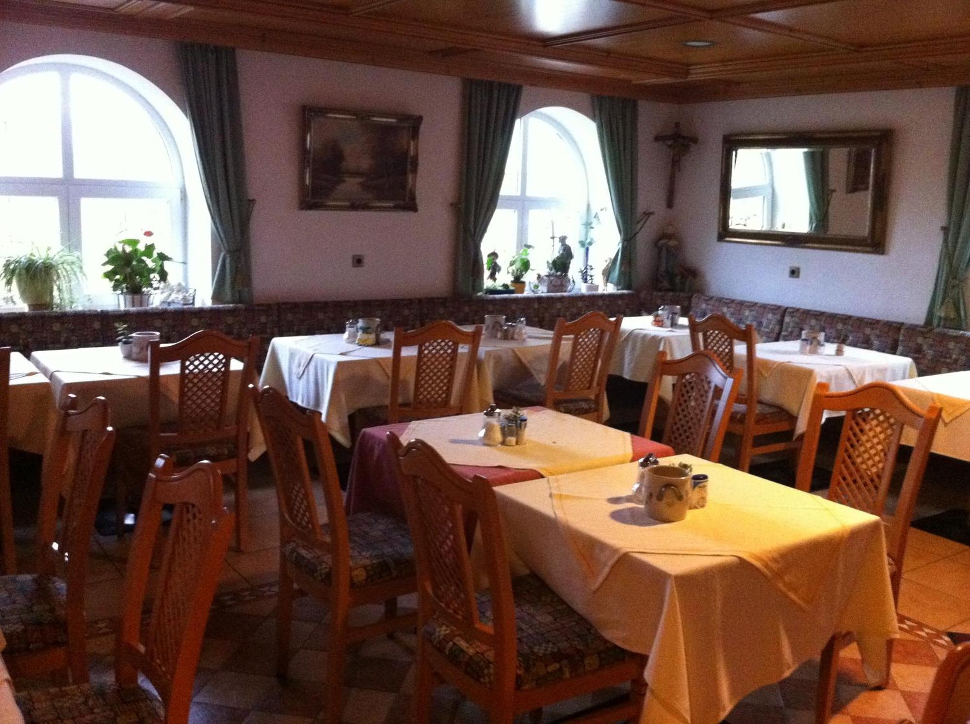 Hotel Preishof Кирхам Екстериор снимка