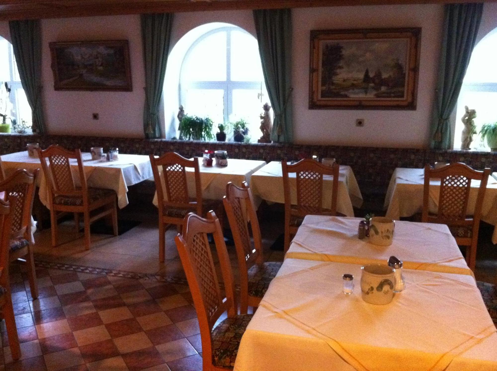 Hotel Preishof Кирхам Екстериор снимка