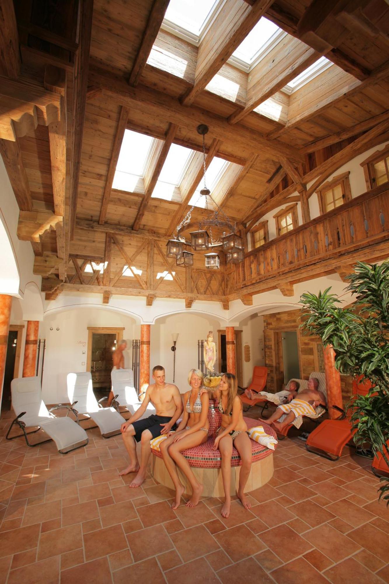 Hotel Preishof Кирхам Екстериор снимка